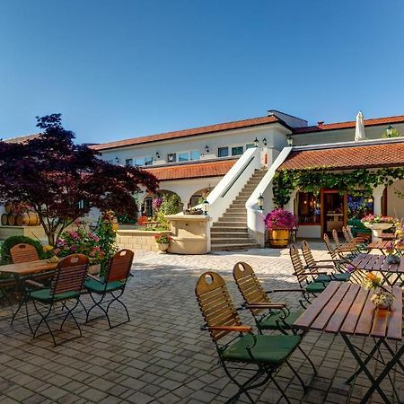 Winzerhof Schindler Hotel Morbisch am See Bagian luar foto